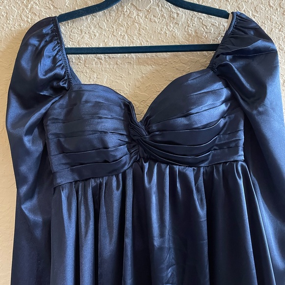 Prom Dress - Picture 2 of 8